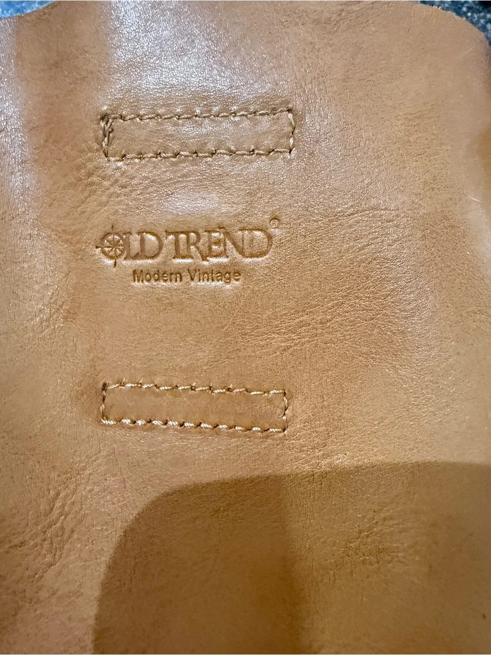 Old Trend Everyday Brown Leather Shoulder Bag with Black Straps